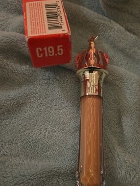 Jeffree Star Concealer Tube with Pink Jewel Top - Beige Shade